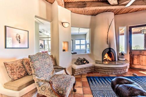 Secluded Ojo Caliente Home With Patio And Mtn Views