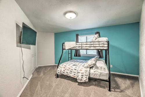 Chic Ruidoso Downs Cabin With Mountain Views!