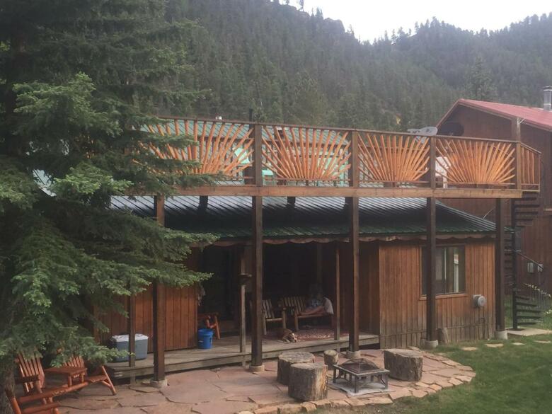 Streamside Retreat On The River