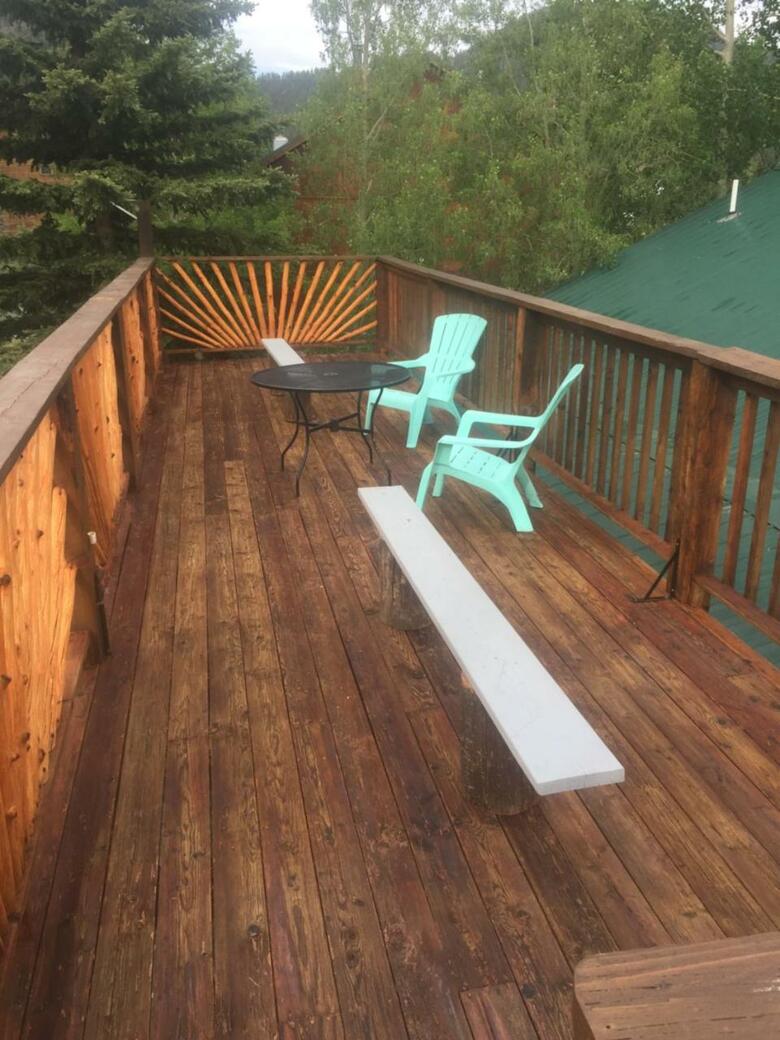 Streamside Retreat On The River