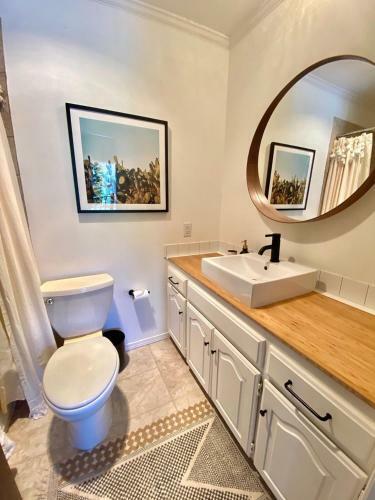 Red River Getaway- Ski In Ski Out, Newly Remodeled