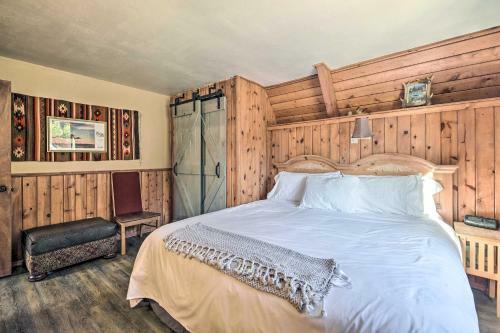 Ski-in And Ski-out Red River Cabin With Mtn Views!