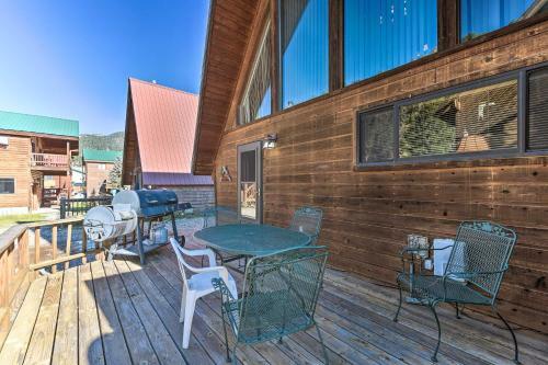 Ski-in And Ski-out Red River Cabin With Mtn Views!