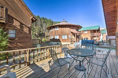 Ski-in And Ski-out Red River Cabin With Mtn Views!