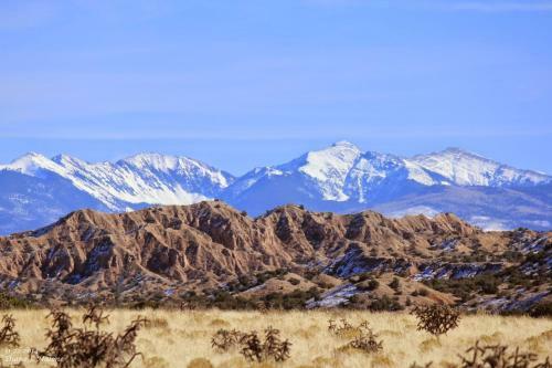 Mitchell's East Side, 3 Bedrooms, Sleeps 6, Deck, Views, Wifi, Grill