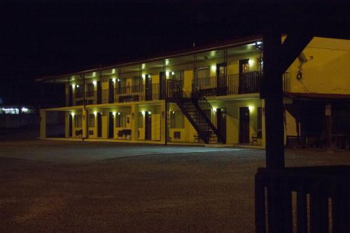 Tazewell Motor Lodge