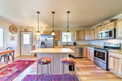 Lavish Ruidoso Downs Home With Deck And Mtn Views
