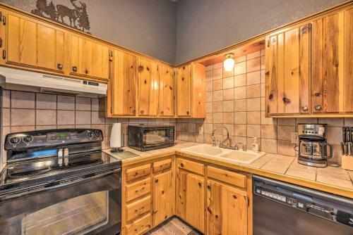Rustic Ruidoso Cabin With Large Deck And Grill!