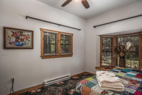 Happy River, 2 Brs, In Town, Wi-fi, Sleeps 4