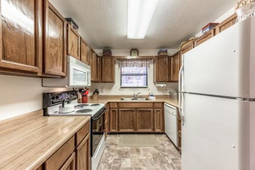 Pinon Park A2, 3 Brs, Deck, Fireplace, Wi-fi, Pets, Sleeps 6
