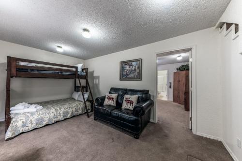 Pinon Park A2, 3 Brs, Deck, Fireplace, Wi-fi, Pets, Sleeps 6
