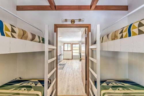 The Bear Tree Haus Retreat - Deck And Hot Tub