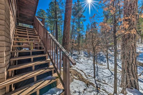 The Bear Tree Haus Retreat - Deck And Hot Tub