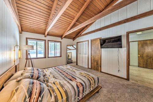 The Bear Tree Haus Retreat - Deck And Hot Tub