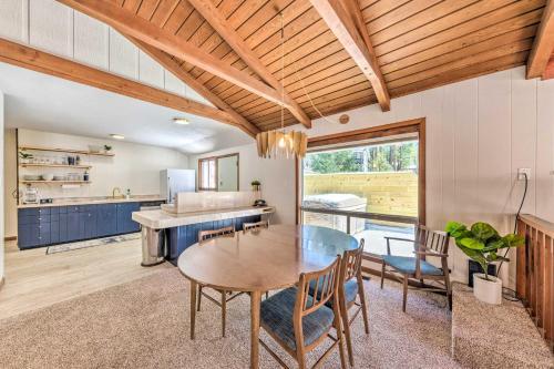 The Bear Tree Haus Retreat - Deck And Hot Tub