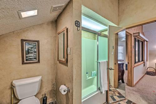 Cozy Ruidoso Cabin With Large Deck And Wet Bar!