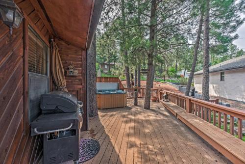 Cozy Ruidoso Cabin With Large Deck And Wet Bar!
