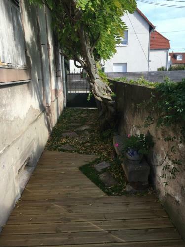 Hostal Le Rez De Jardin
