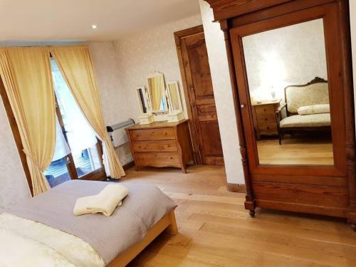 Beautiful 5-bed House In Isigny-le-buat