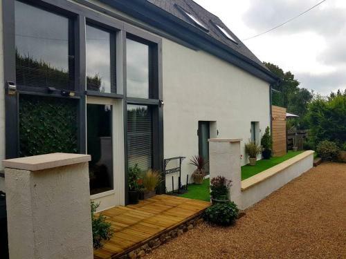 Beautiful 5-bed House In Isigny-le-buat