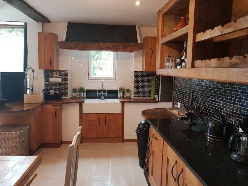 Beautiful 5-bed House In Isigny-le-buat