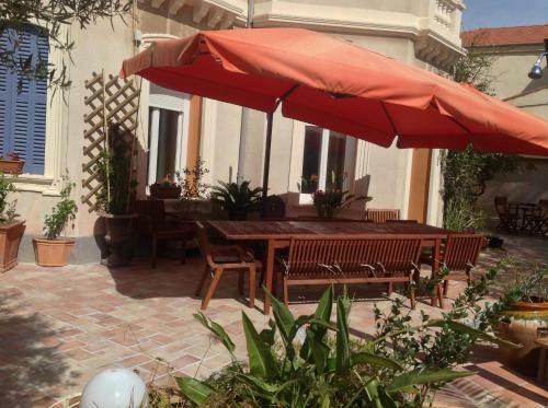 Hostal A L'ombre Du Cedre