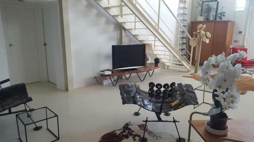 Grand Loft Em33