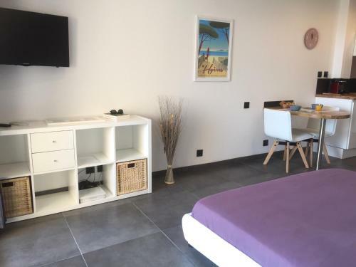 Apartamento Studio Neuf Le Port/plage D?hy�res