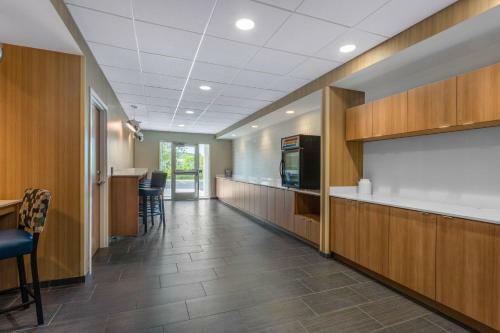 Hotel Microtel Inn & Suites By Wyndham Amsterdam