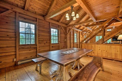 Exquisite Cabin With Deck And Fire Pit, 10 Mi To Lake