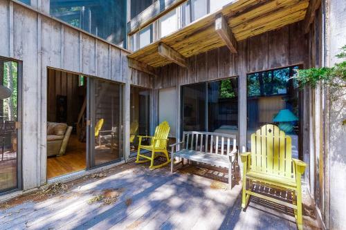 Sunny East Hampton Saltbox