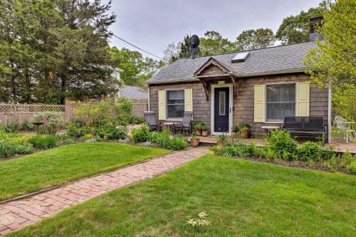 Cute East Hampton Cottage With Patio - Walk To Beach