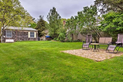 Cute East Hampton Cottage With Patio - Walk To Beach