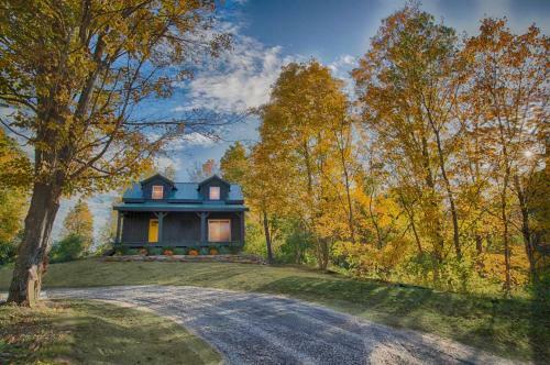 Clermont Cabin: A Quiet, Private Couples Retreat