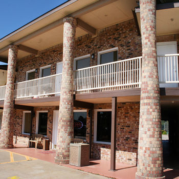 Lakeview Hotel