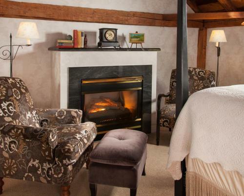 Bed & Breakfast Inn At The Round Barn Farm