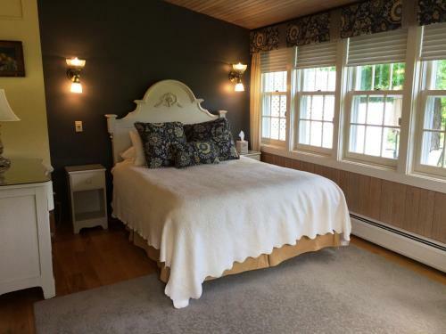Bed & Breakfast Inn At The Round Barn Farm