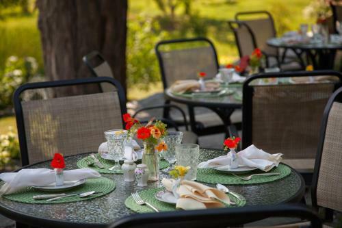 Bed & Breakfast Inn At The Round Barn Farm