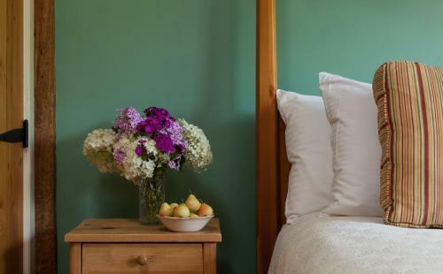 Bed & Breakfast Inn At The Round Barn Farm