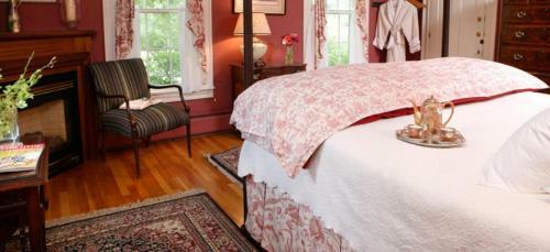 Bed & Breakfast Inn At The Round Barn Farm