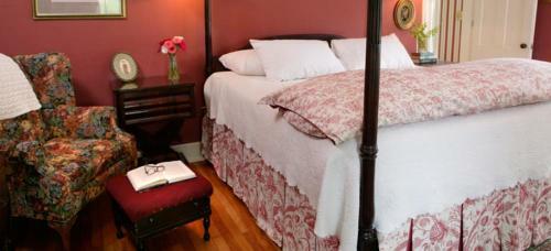 Bed & Breakfast Inn At The Round Barn Farm