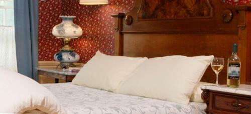 Bed & Breakfast Inn At The Round Barn Farm