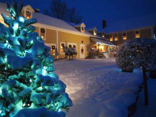 Bed & Breakfast Inn At The Round Barn Farm