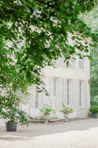 Villa Domaine Et Ch�teau de S�r�ville