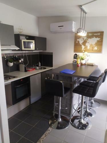 Climatis�, Plage � 5mn, Id�al Pour 2 Personnes