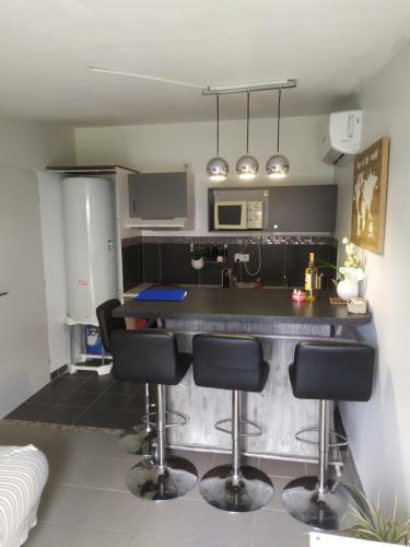 Climatis�, Plage � 5mn, Id�al Pour 2 Personnes