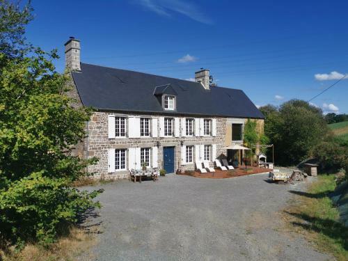 Domaine Lvd Avec Spa, Bois Et Rivi�re Priv�e