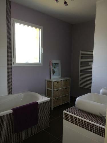 Maison Avec Piscine Au C?ur de La For�t