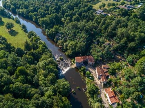 Suite De La Vall�e Des Ch�nes