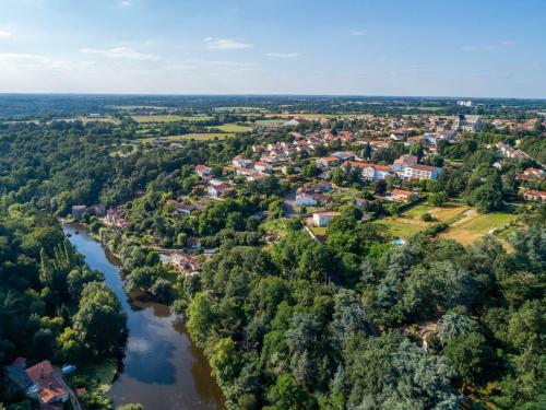 Suite De La Vall�e Des Ch�nes